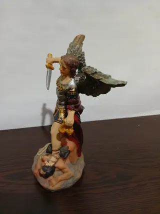 Figura Arcángel San Miguel
