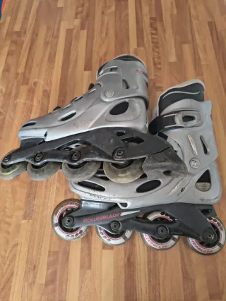 Pattini in linea Roces 42 con protezioni