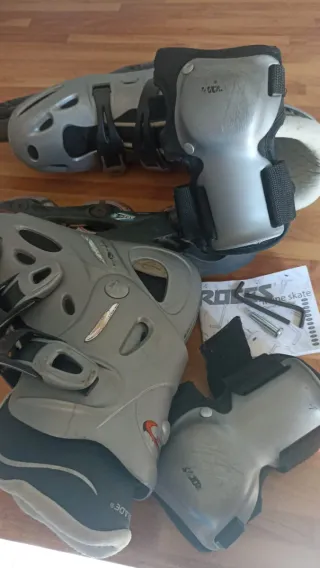 Pattini in linea Roces 42 con protezioni