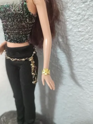 Barbie antigua morada