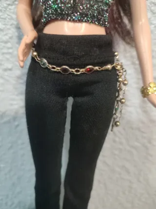 Barbie antigua morada