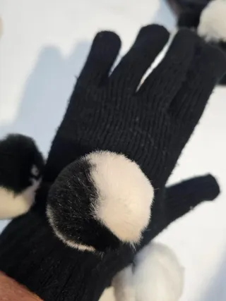 Conjunto bufanda y guantes pompón