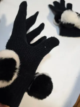 Conjunto bufanda y guantes pompón