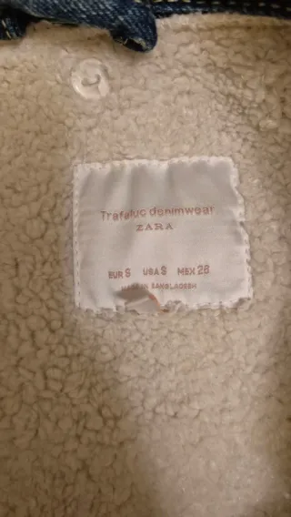 Chaqueta vaquera Zara con flecos