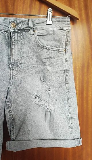 Bermuda Vaquera Gris Rotos Hombre Bershka T38