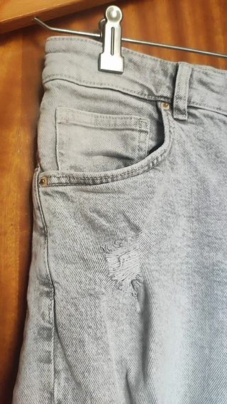 Bermuda Vaquera Gris Rotos Hombre Bershka T38