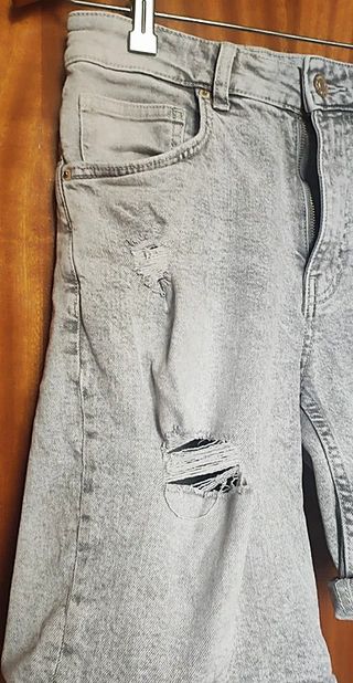 Bermuda Vaquera Gris Rotos Hombre Bershka T38