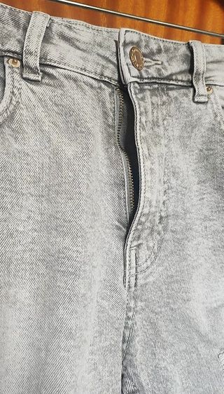 Bermuda Vaquera Gris Rotos Hombre Bershka T38