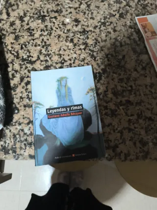 Leyendas y rimas / Legends and Rhymes (Literatu...