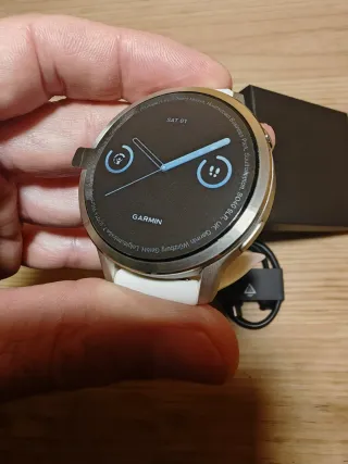 Garmin Venu 4 41mm Oro Blanco