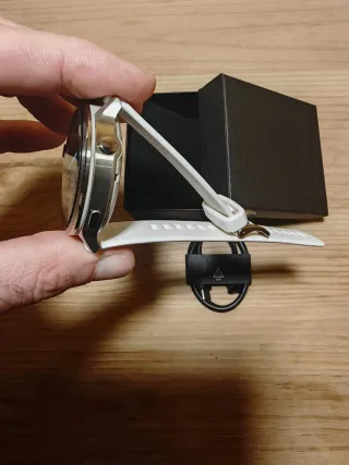 Garmin Venu 4 41mm Oro Blanco