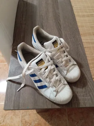 Adidas Superstar Blancas y Azules