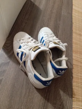 Adidas Superstar Blancas y Azules