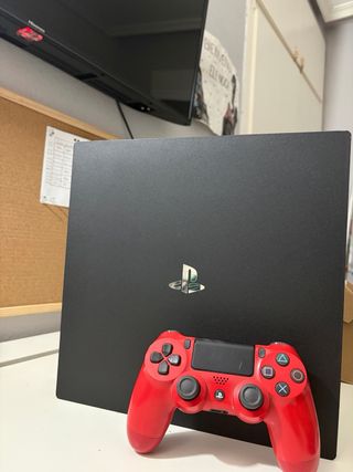 PS4 1TB + Mando Rojo + FIFA 18