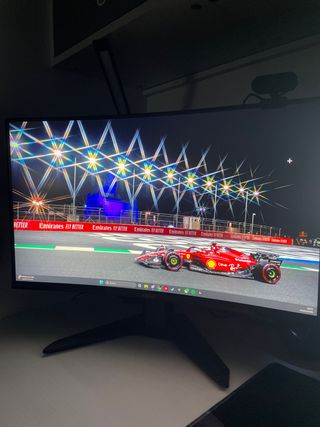 Monitor MSI MAG 27C6F Curvo Gaming FHD 27