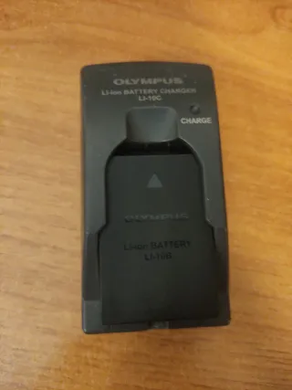 Cargador Olympus LI-10C y Batería LI-10B