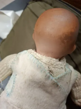 Muñeca antigua de porcelana