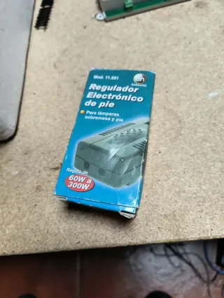 Regulador Electrónico de Pie 60W-300W