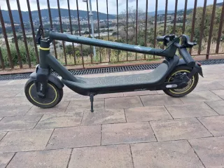 Patinete Cecotec Bongo 700W