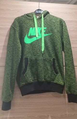 Sudadera Nike con capucha verde y negra