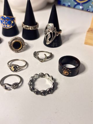 Lote de anillos plateados