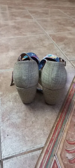 Sandalia Chika10 floral azul multicolor