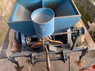 Sementadora de patatas automática