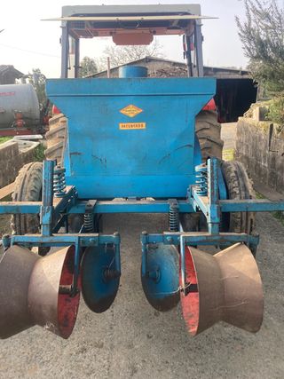 Sementadora de patatas automática