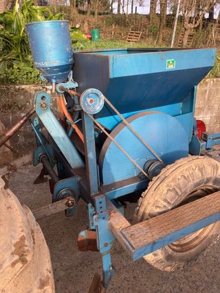 Sementadora de patatas automática