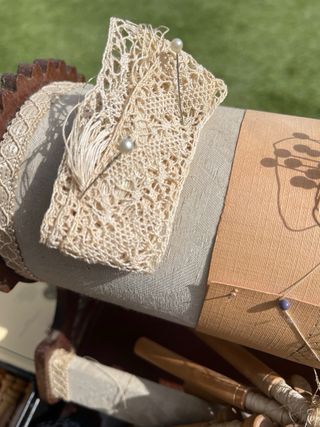 Mundillo de caoba con accesorios