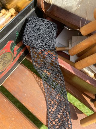 Mundillo de caoba con accesorios