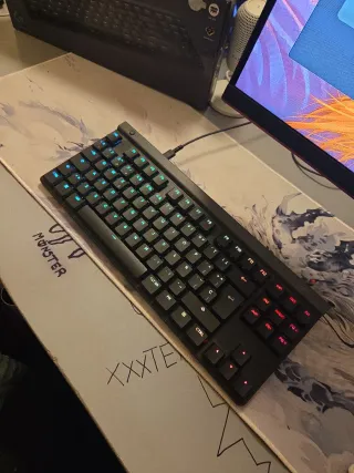 Teclado Logitech G515 TKL Gamer
