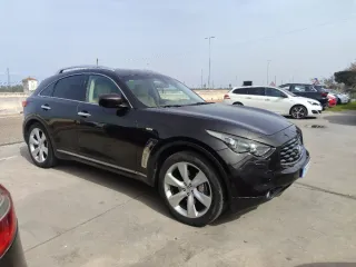 Infiniti FX30 2011