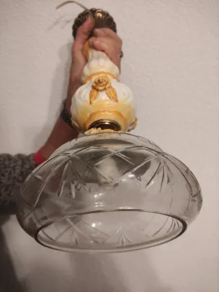 Lámpara cerámica con tulipa tallada transparente
