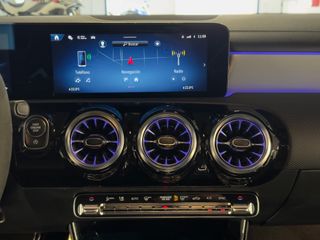 MERCEDES A35 AMG PERFORMANCE/BURMESTER®FULL EXTRAS