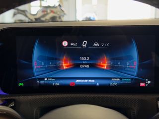 MERCEDES A35 AMG PERFORMANCE/BURMESTER®FULL EXTRAS