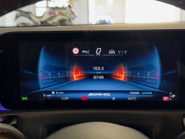 MERCEDES A35 AMG PERFORMANCE/BURMESTER®FULL EXTRAS