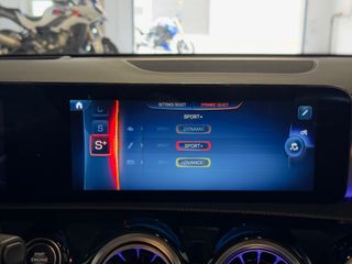 MERCEDES A35 AMG PERFORMANCE/BURMESTER®FULL EXTRAS