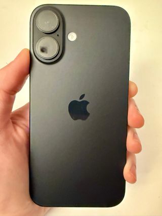 iPhone 16 128GB + 5 Carcasas Gratis