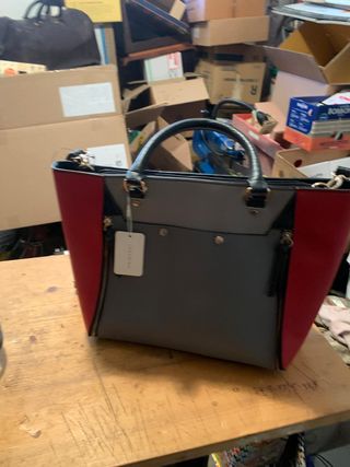 Borsa a mano grigia e rossa