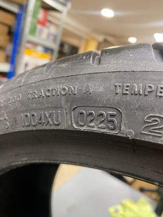Pneu Bridgestone 245/35 ZR19 93Y Potenza Sport