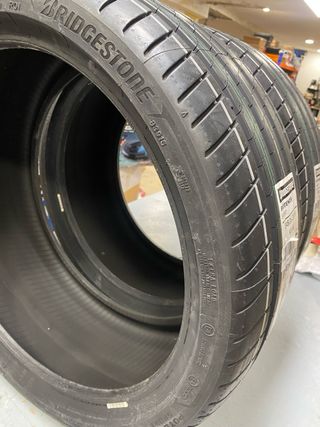 Pneu Bridgestone 245/35 ZR19 93Y Potenza Sport