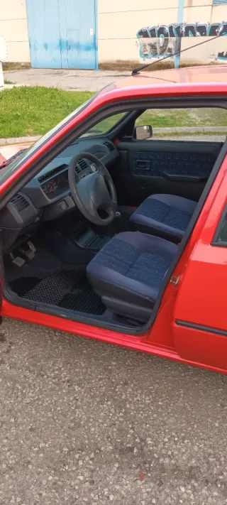 Peugeot 205