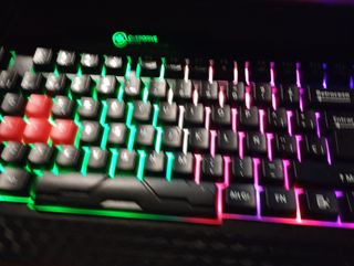 Teclado Gaming Overdrive Negro y Rosa