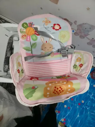 Trona de bebé con estampado infantil