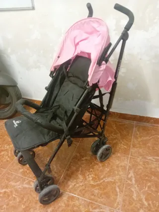Cochecito de bebé rosa
