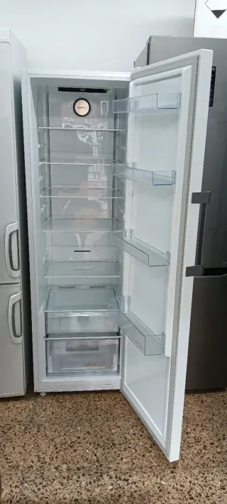 Nevera de una puerta Blanca Beko Con tara nueva