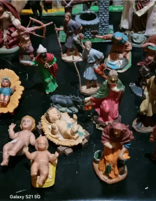 Lote figuras belén PVC y otras