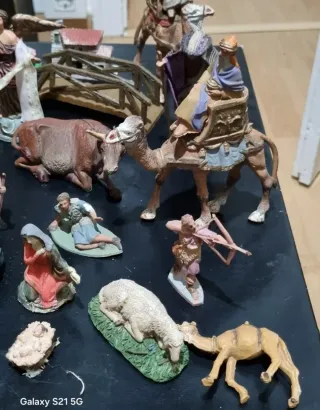 Lote figuras belén PVC y otras