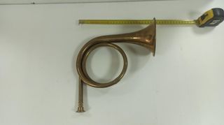 Corneta de caza de latón